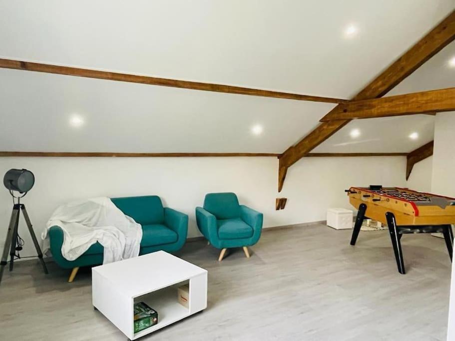 Superbe Avec Salle De Jeux Vaux-les-Saint-Claude